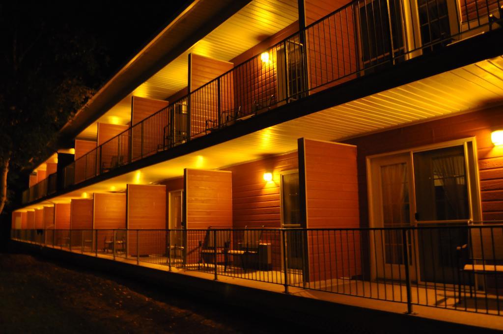 Hotel Le Francis นิวริชมอนด์ ภายนอก รูปภาพ